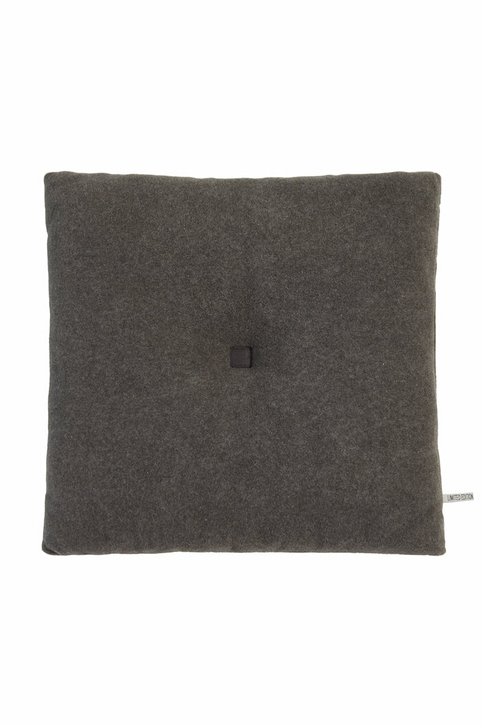 HENRIETTE STEFFENSEN COPENHAGEN NO WASTE KISSEN - 4083 HOME BARK 320
