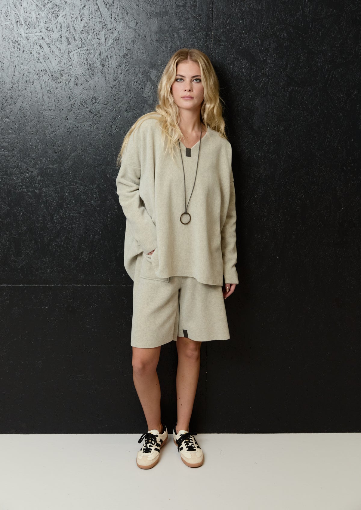 HENRIETTE STEFFENSEN COPENHAGEN BLUSE V-AUSSCHNITT - 1410 BLUSER SAND 805