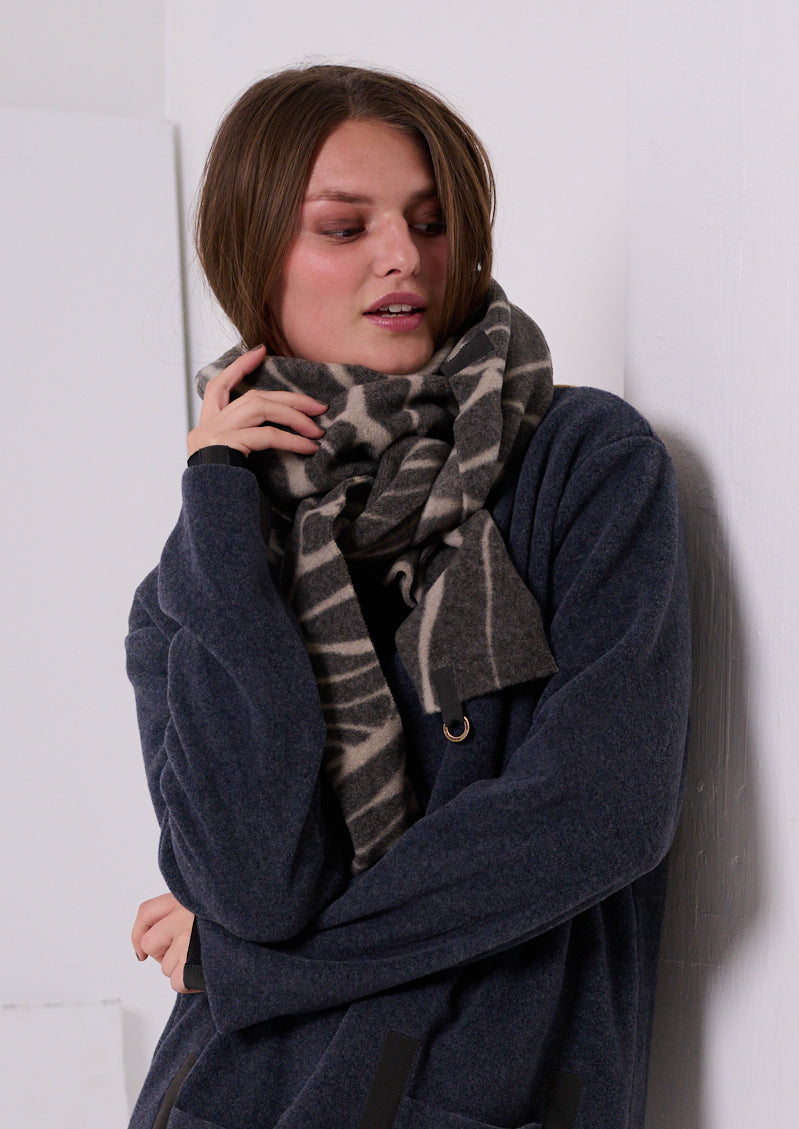 HENRIETTE STEFFENSEN COPENHAGEN DREIECKIGER SCHAL - 4051P SCARFS LEAVES