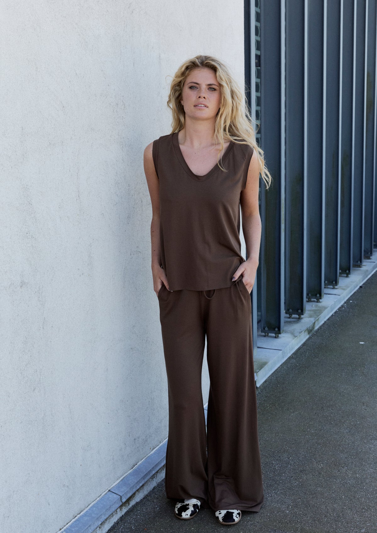 HENRIETTE STEFFENSEN COPENHAGEN FLARE HOSEN - 99013 BUKSER CHOCOLATE 844