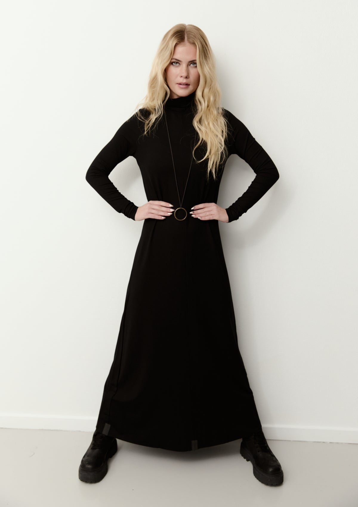 HENRIETTE STEFFENSEN COPENHAGEN LANGE KLEID W/SCHMUCK - 98058 KJOLER BLACK 900