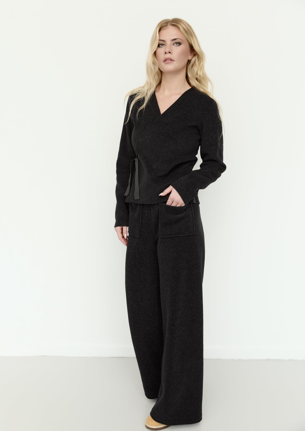 HENRIETTE STEFFENSEN COPENHAGEN WICKELBLUSE - 1418 BLUSER SOFT BLACK 914